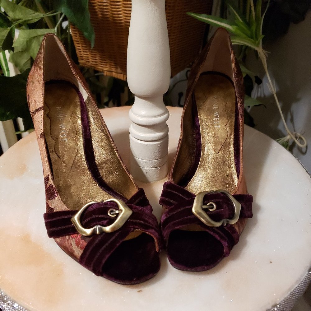 Nine West lace and velvet shoes
